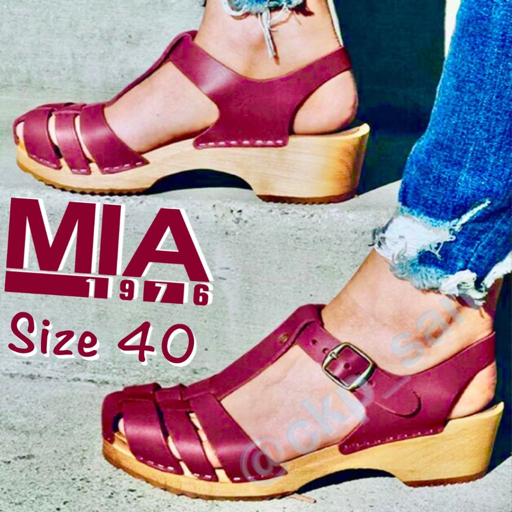 NWOT MIA Emily Clog Sandal red Sz 40
